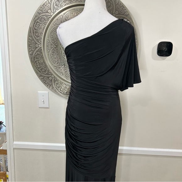 Aidan Mattox black one beaded shoulder maxi dress - Size 10 - Picture 9 of 16